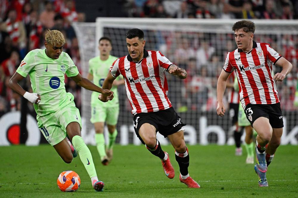 本赛季文班缺阵时马刺战绩为7胜2负，而上赛季则为13胜23负